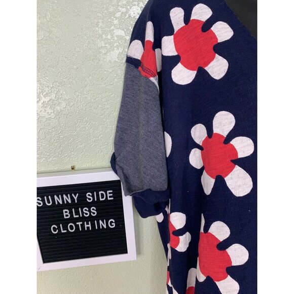 Wildfox Blue V Neck Pop of Floral Tunic Top Size Medium - Picture 6 of 13